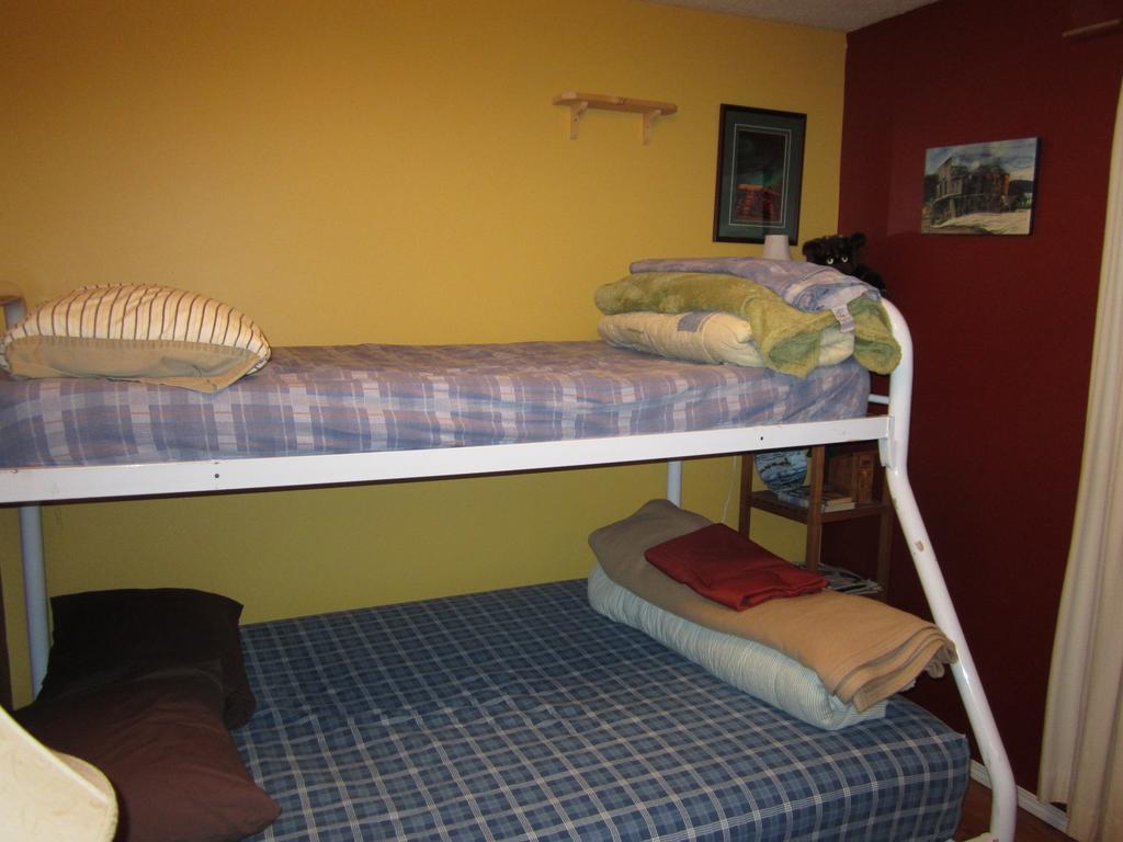 Beez Kneez Bakpakers Albergue Whitehorse Habitación foto