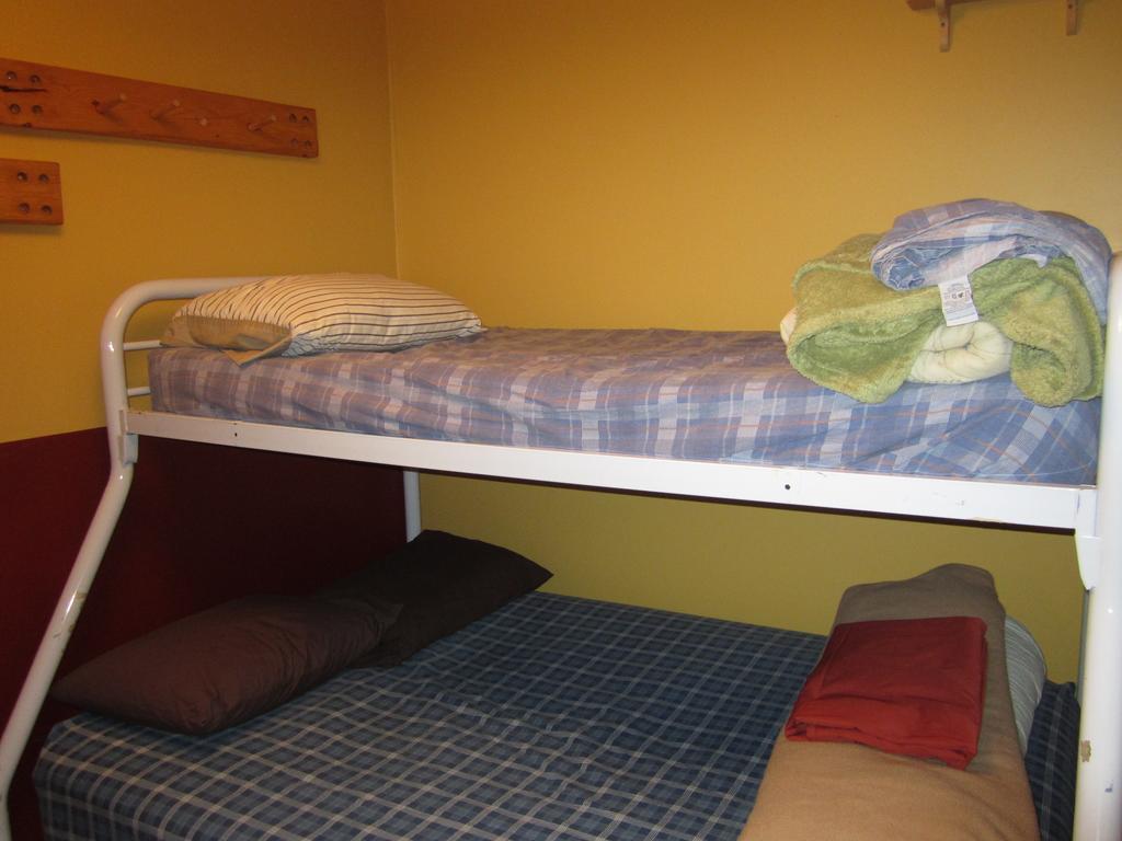 Beez Kneez Bakpakers Albergue Whitehorse Habitación foto